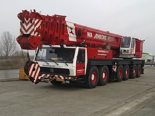 Mobile cranes
